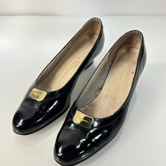 Salvatore Ferragamo Vintage Black Patent Leather Block Heel Buckle Accent Sz 7 - Picture 2 of 16